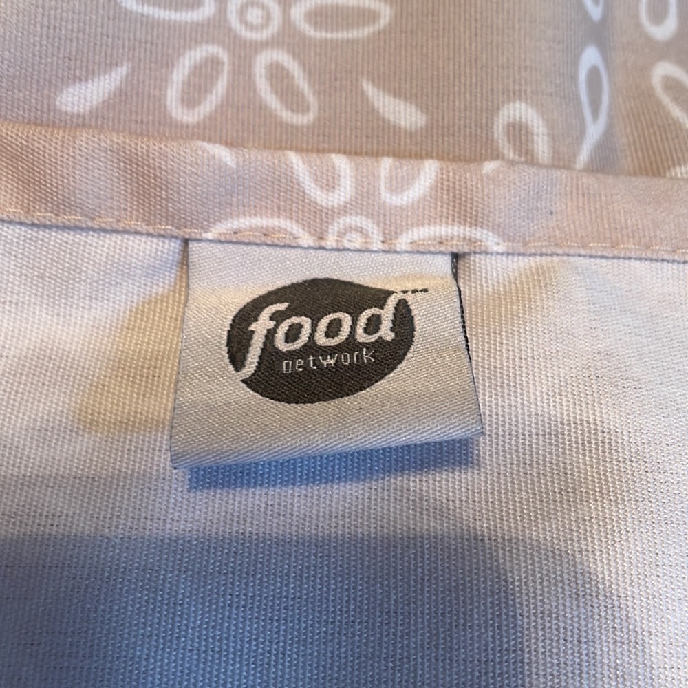 Food Network napkins and extra placemats - Picture 5 of 9